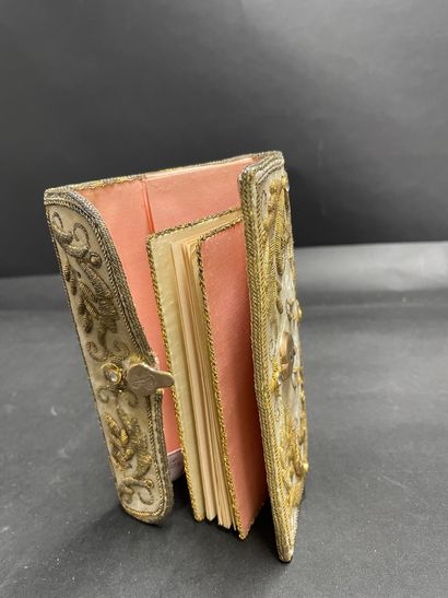 Wallet, Second Empire, cream velvet decorated...