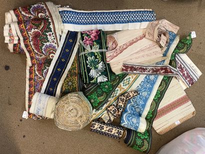 Metrages of printed canvas borders, late...