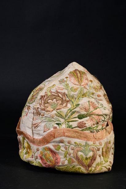 Embroidered men's bonnet, first half of the...