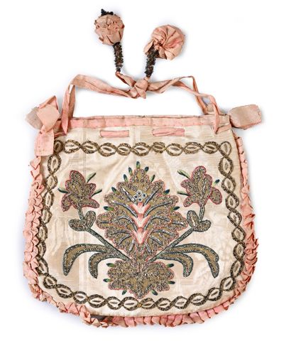 Charming embroidered reticule, late eighteenth...