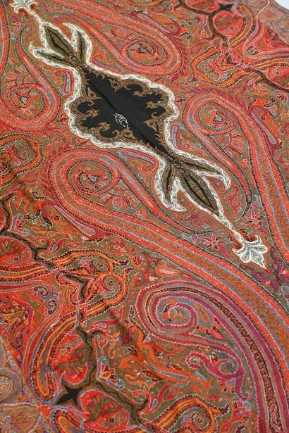 Long cashmere shawl, India, circa 1870, sinuous...