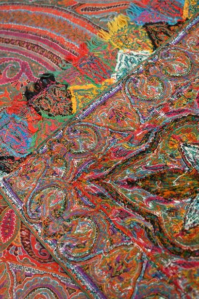 Long cashmere shawl, India, circa 1870, sinuous...