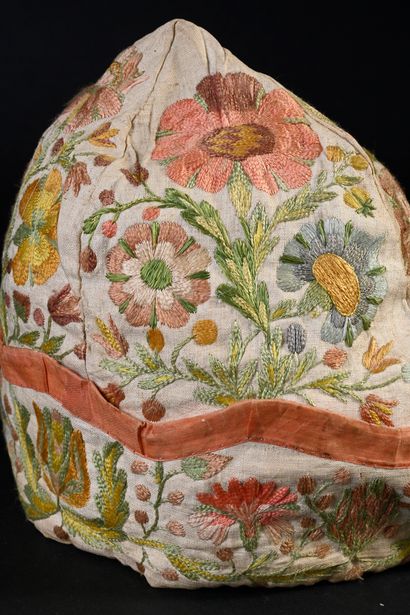 Embroidered men's bonnet, first half of the...