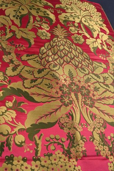 Four cups of presentation of silks of style,...