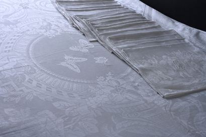 Table service with harvesters in linen damask,...