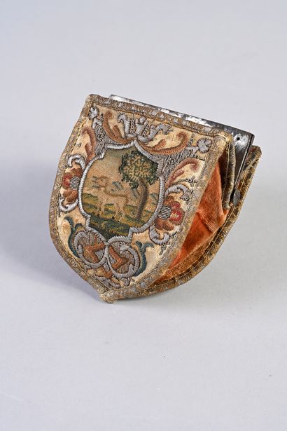 Precious embroidered purse, early eighteenth...