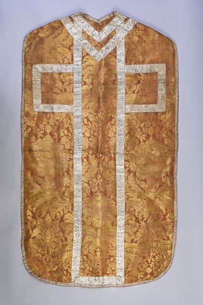 Complete liturgical ornament in brocade,...
