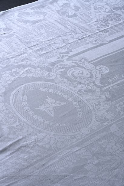 Table service with harvesters in linen damask,...