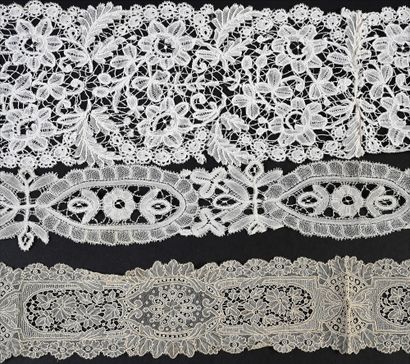 Accessoires du costume féminin en dentelle,...