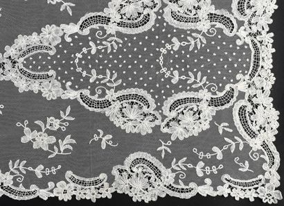 Etole de mariée en dentelle duchesse et application,...