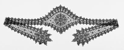 Feuille d'éventail et fanchon, Chantilly...
