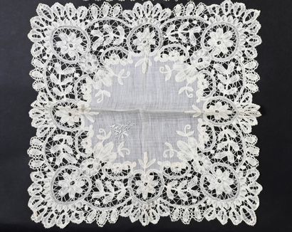 Quatre mouchoirs, Duchesse, application de...