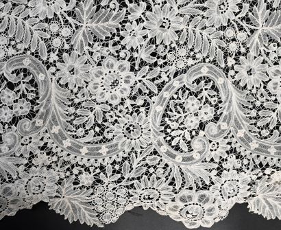 Tablier en duchesse de Bruges, fuseaux, fin...