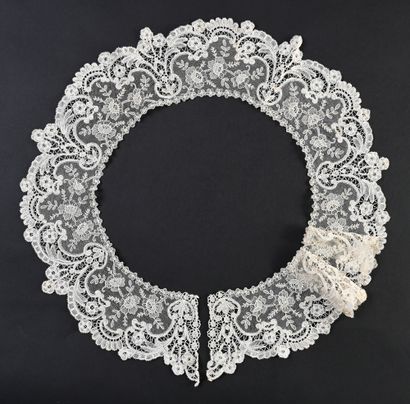 Trois élégants cols Berthe, duchesse de Bruxelles,...