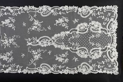 Etole de mariée en dentelle duchesse et application,...