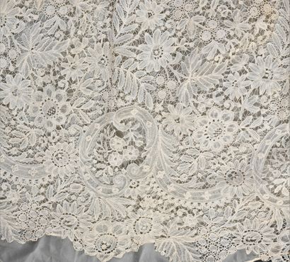 Tablier en duchesse de Bruges, fuseaux, fin...