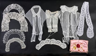 Accessoires du costume féminin en dentelle,...
