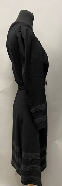 DRESS circa 1940, little black dress in wool...