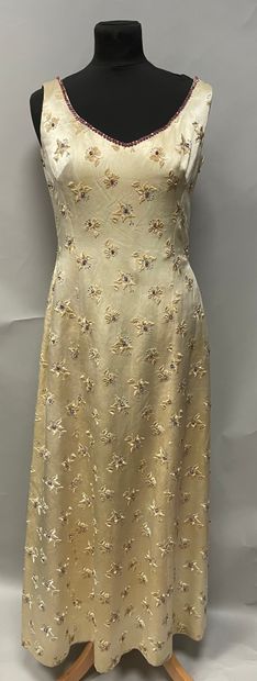 Evening ensemble, dress in ivory satin embroidered...