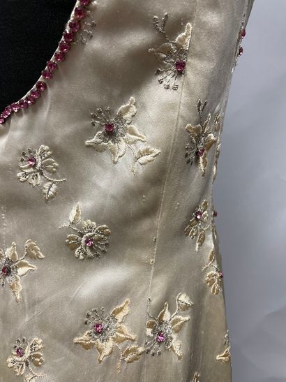 Evening ensemble, dress in ivory satin embroidered...