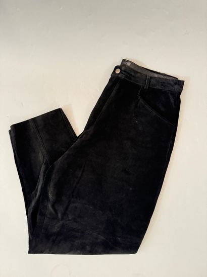 ANONYMOUS, black suede-effect leather pants....