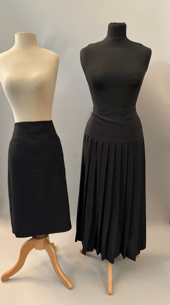 GASTON JAUNET, black wool skirt, size 44....