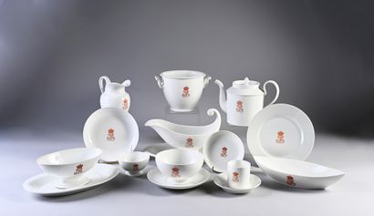 SERVICE DES OFFICES POUR LE CHÂTEAU DE SAINT-CLOUD.
Manufacture...