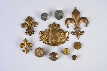 BOUTONS DE LIVRÉE DES MAISONS ROYALES ET...