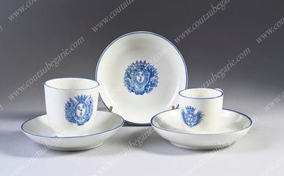 MAISON DE BOURBON-CONDÉ.
Tasse à café et...