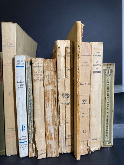 C. BOURBON - HISTOIRES. Ensemble de 17 ouvrages,...