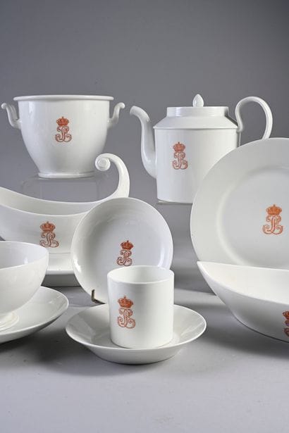 SERVICE DES OFFICES POUR LE CHÂTEAU DE SAINT-CLOUD.
Manufacture...