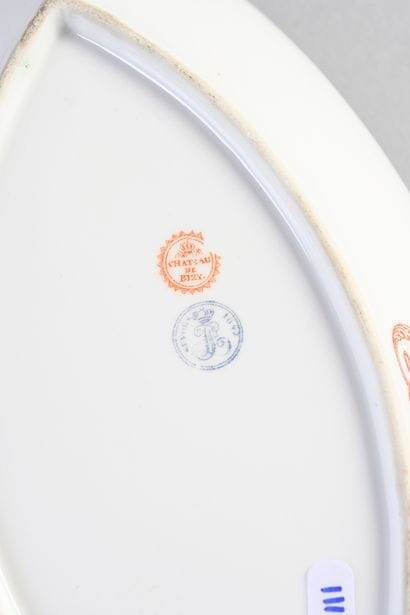 SERVICE DES OFFICES POUR LE CHÂTEAU DE SAINT-CLOUD.
Manufacture...
