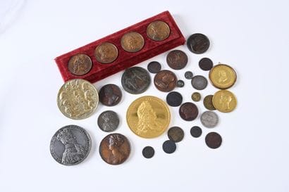 COLLECTION MONNAIES, MÉDAILLES ET JETONS...