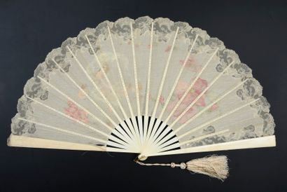 La femme aux pavots, circa 1901 
Folded fan,...