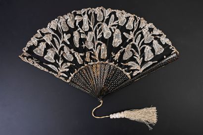 Digitales, circa 1900 
Folded fan, the double...