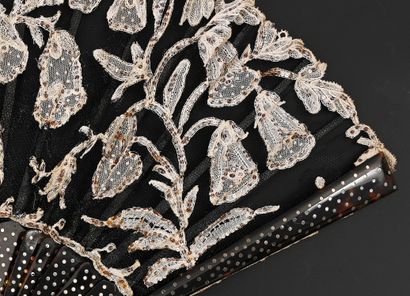 Digitales, circa 1900 
Folded fan, the double...