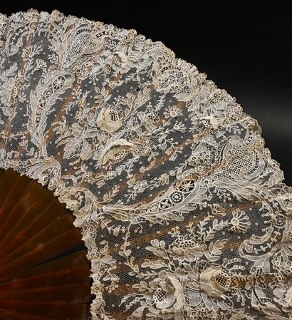 Fourteen roses in relief, Europe, circa 1880-1890
Folded...