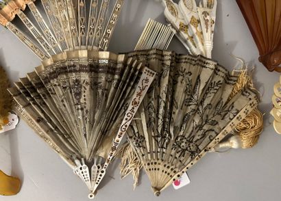 Set of damaged fans. 18th-19th centuries