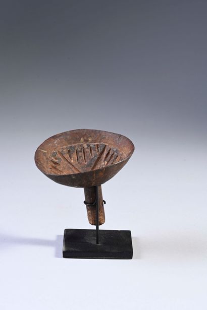 Papua New Guinea spinning top
Wood
Carved...
