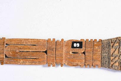 Comb, Trobriand Islands ?
Pandanus root (some...