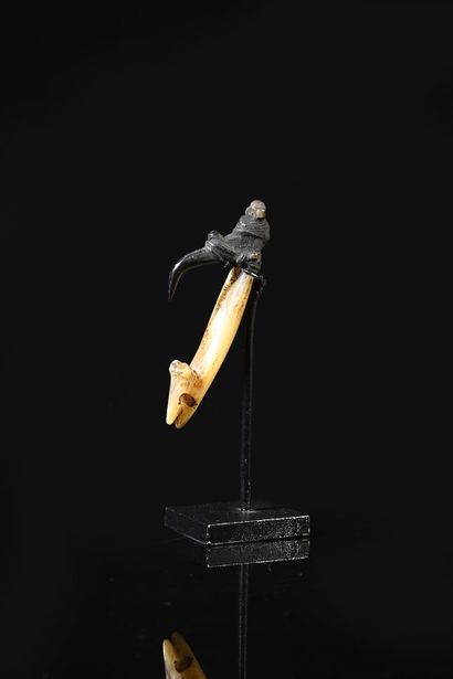 Hook, Salomon lies
Carved mother-of-pearl,...