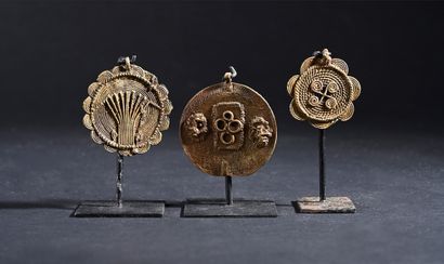 Three circular pendants Akan, Ghana
Brass
Circular...