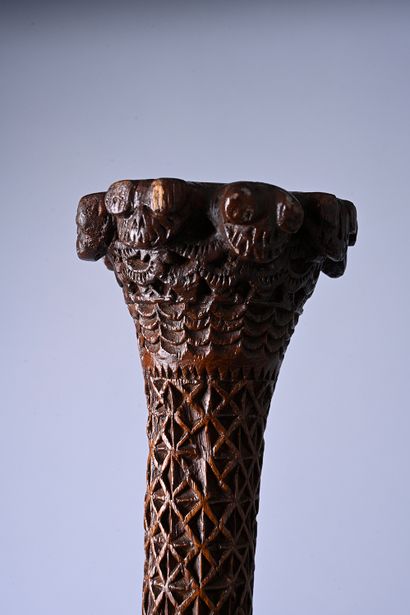 Ceremonial paddle, Ra'ivavae Island. Islands
Iles...