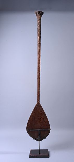 Ceremonial paddle, Ra'ivavae Island. Islands
Iles...