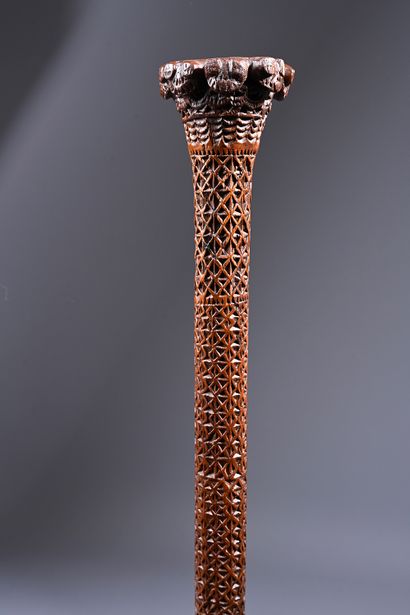Ceremonial paddle, Ra'ivavae Island. Islands
Iles...