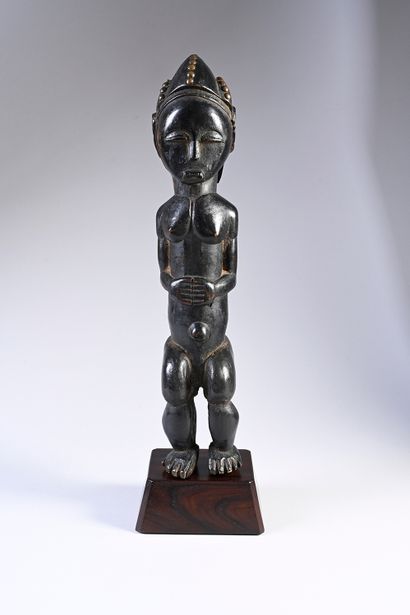 Statue, Fang, Gabon
Wood
Height: 45 cm

Provenance:...
