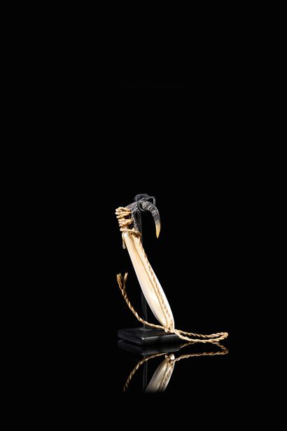 Hook, Salomon lies
Carved mother-of-pearl,...