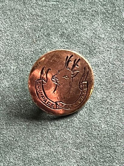 BRE. Bouton de gilet de l’équipage des trois...