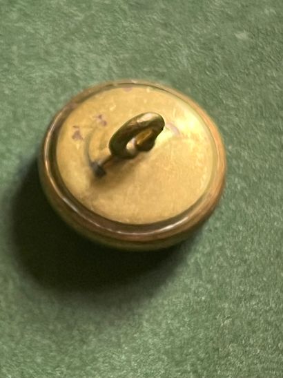 BRE. Bouton de gilet de l’équipage du Pertre...