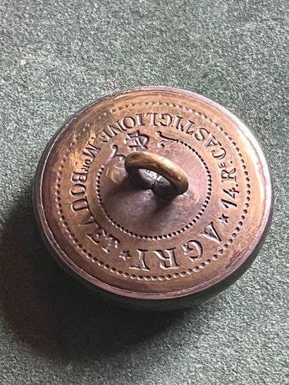 ORL. Bouton de tenue d’amazone du vautrait...